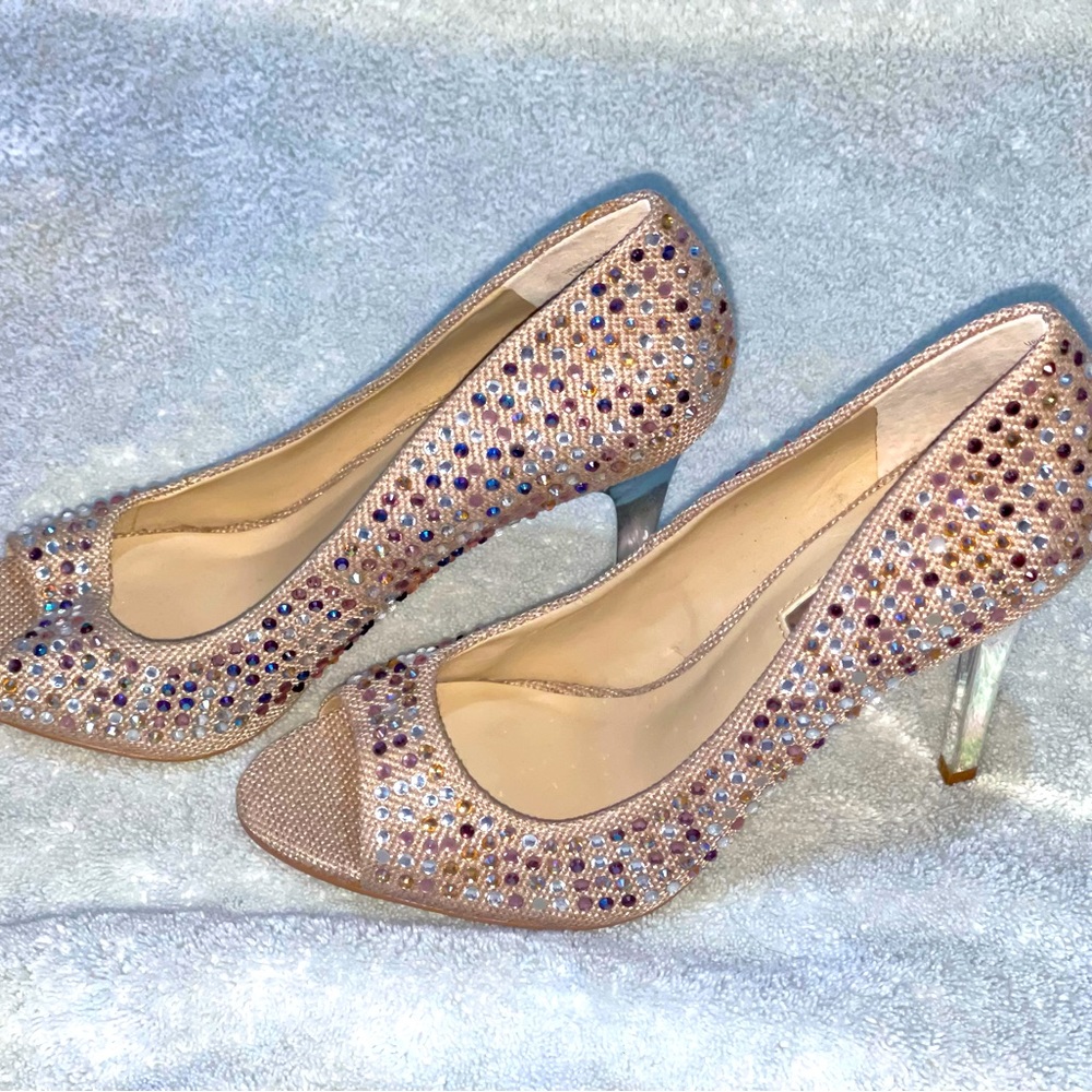 ✨HP✨ “INC” WOMENS RHINESTONED TAN WITH SILVER HEEL…WORN ONCE BRIEFLY, SIZE 7